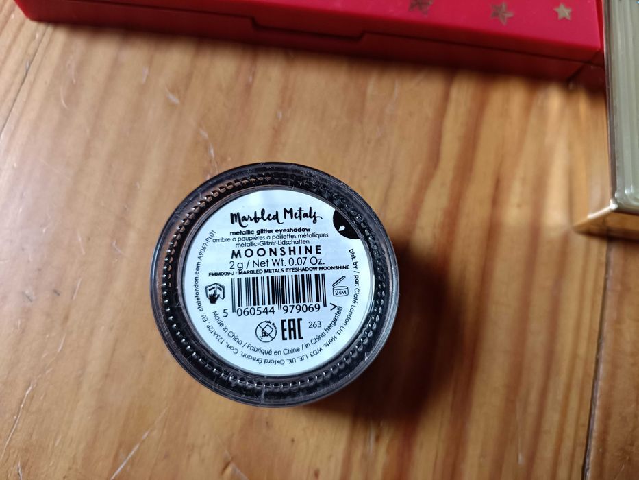 Zestaw kosmetyków kolorowych