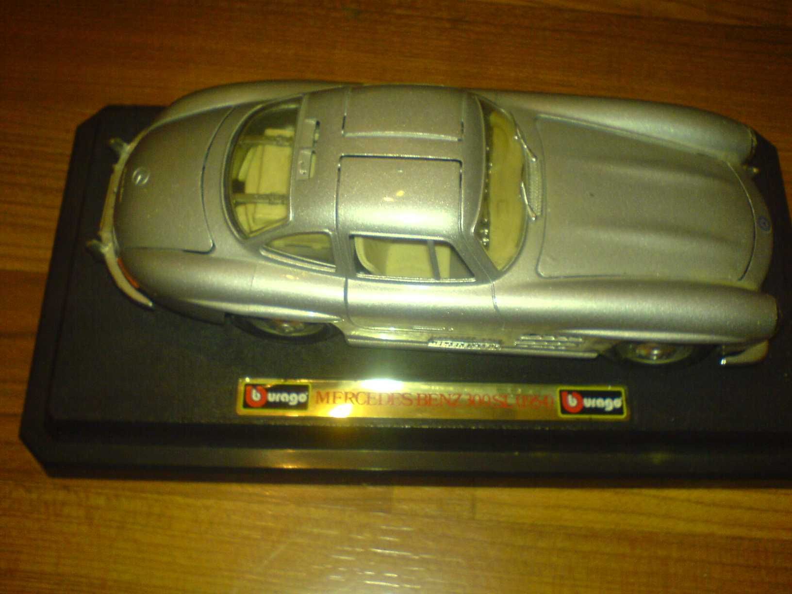 MERCEDES BENZ 300 SL 1954 miniatura modelu kol. srebrny 22x10x7 cm