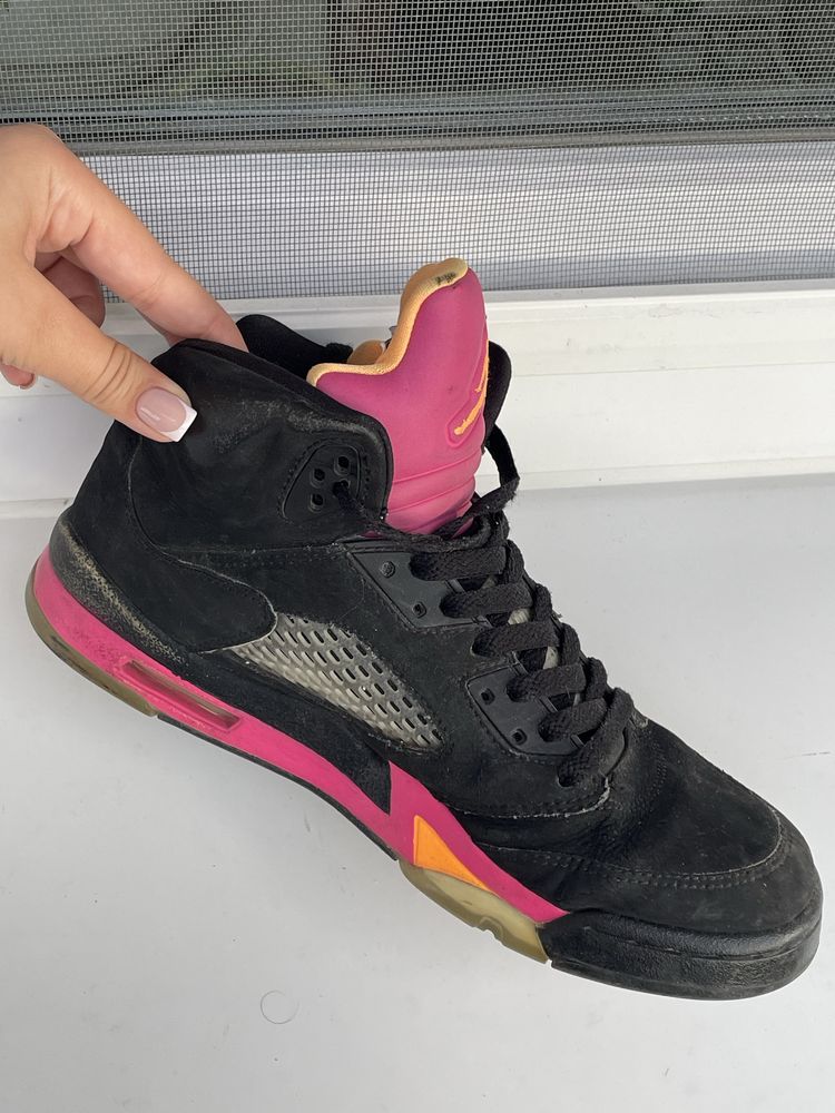 Jordan 5 retro.