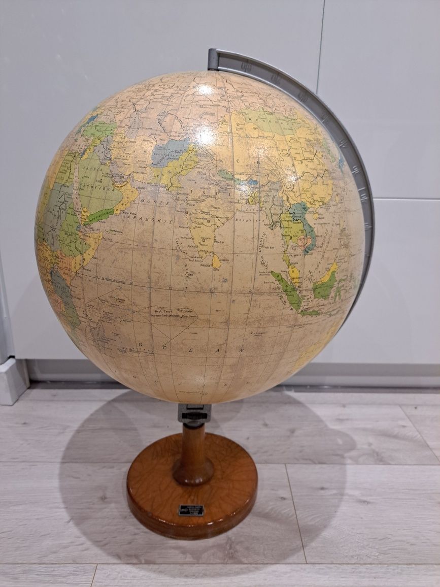 Globus z 1968r średnica 130cm