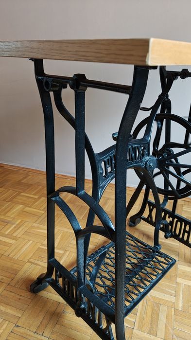 Stolik z maszyny do szycia vintage stylowy