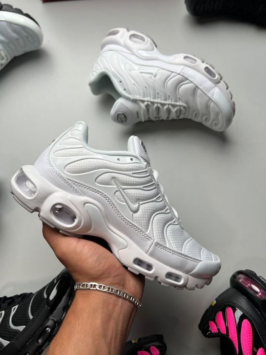 Nike tn brancos novos