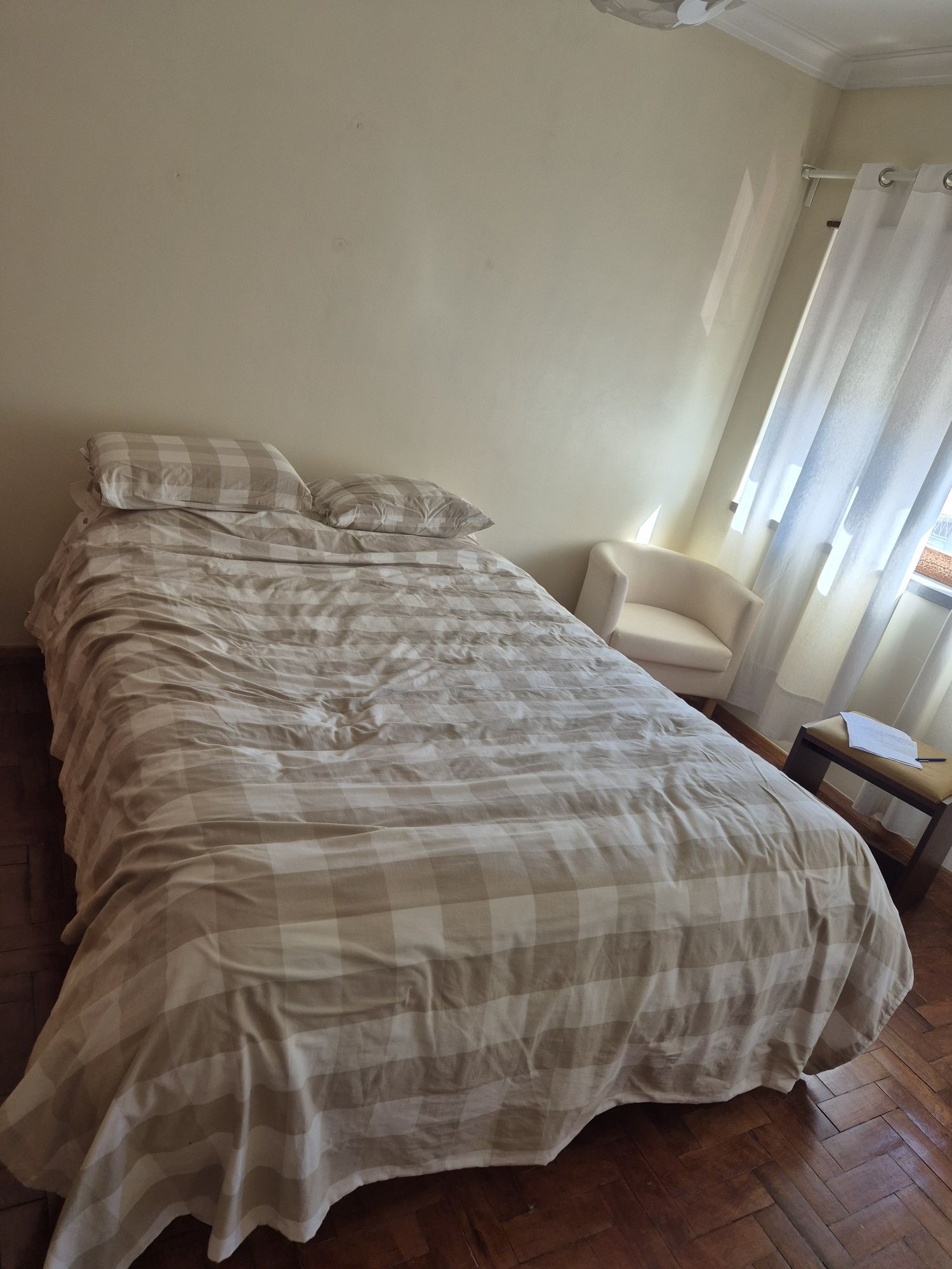 Cama Pikolin e colchão Molaflex de casal em  muito bom estado com arru