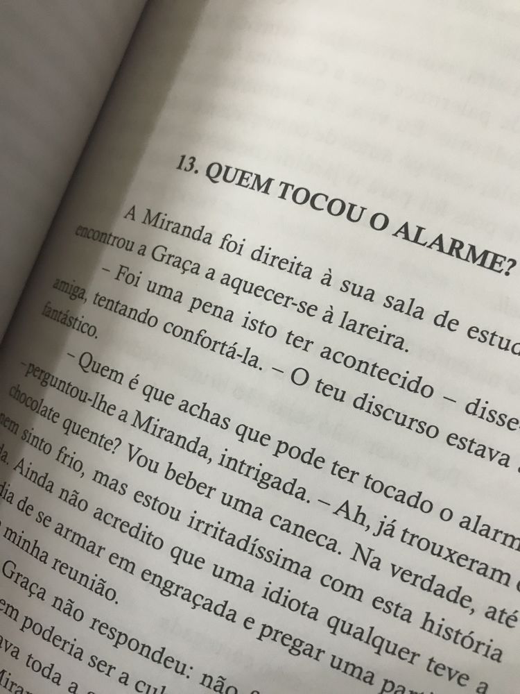 Livro - As gémeas - O quinto ano no Colégio de Santa Clara-Enid Blyton