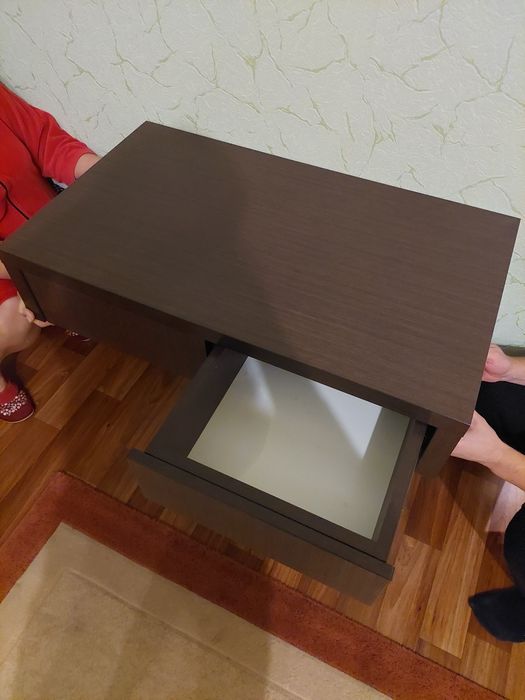 Підвісний туалетний столик