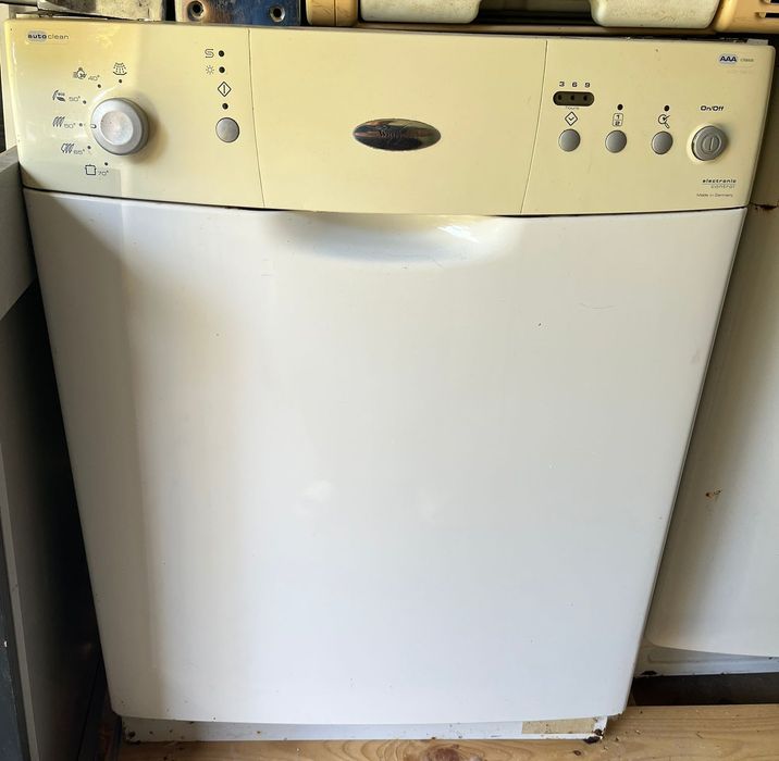 Máquina de lavar loiça Whirlpool