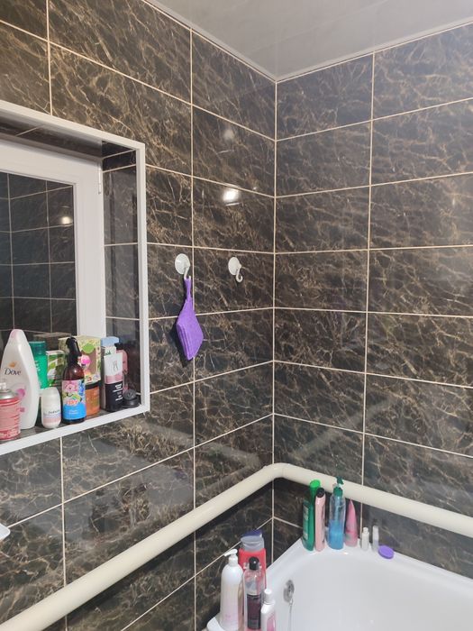 Продам добротный дом. 4 комнаты,ванная,туалет,кухня...