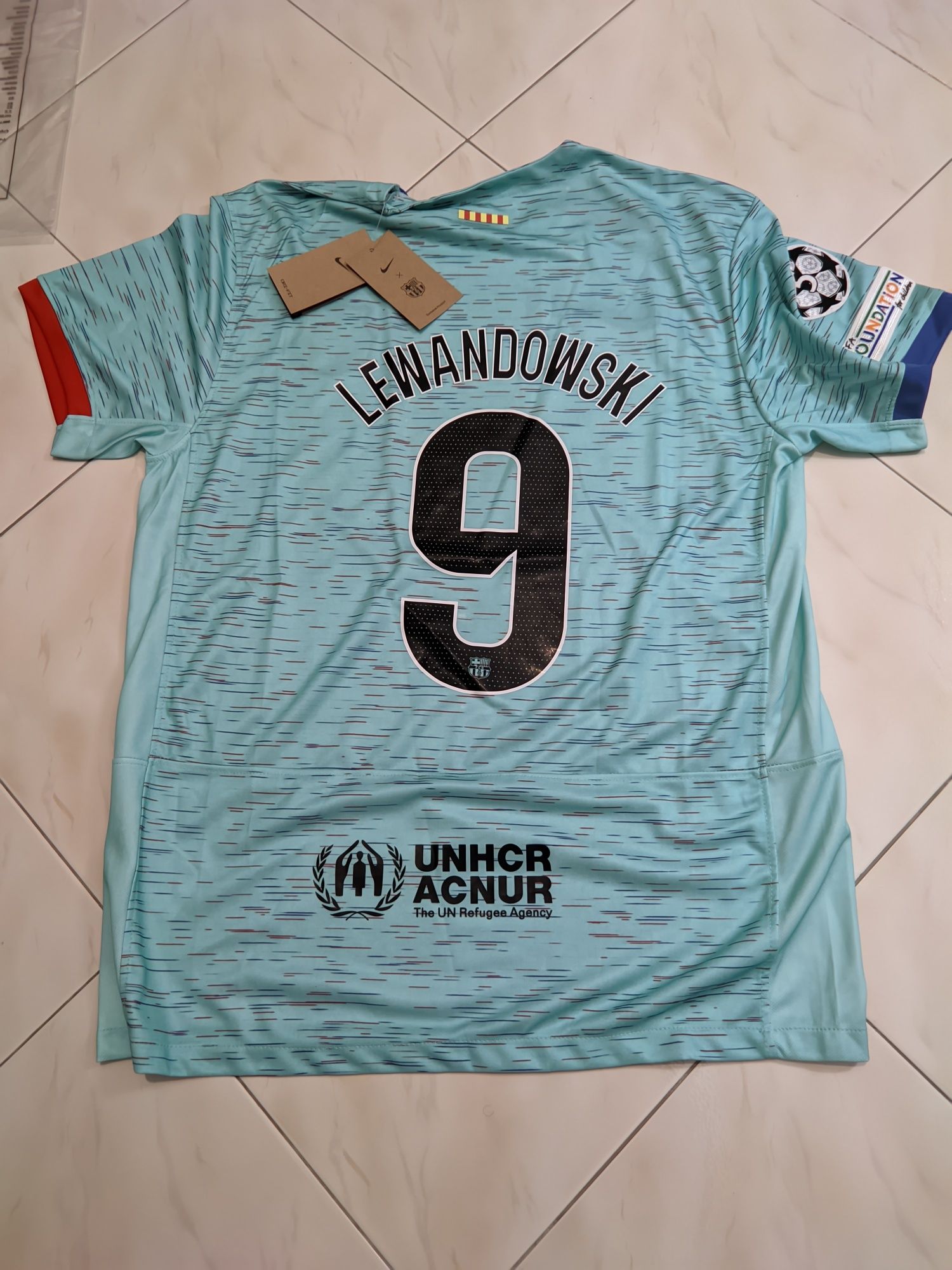 Equipmento t-shirt Barcelona Lewandowski