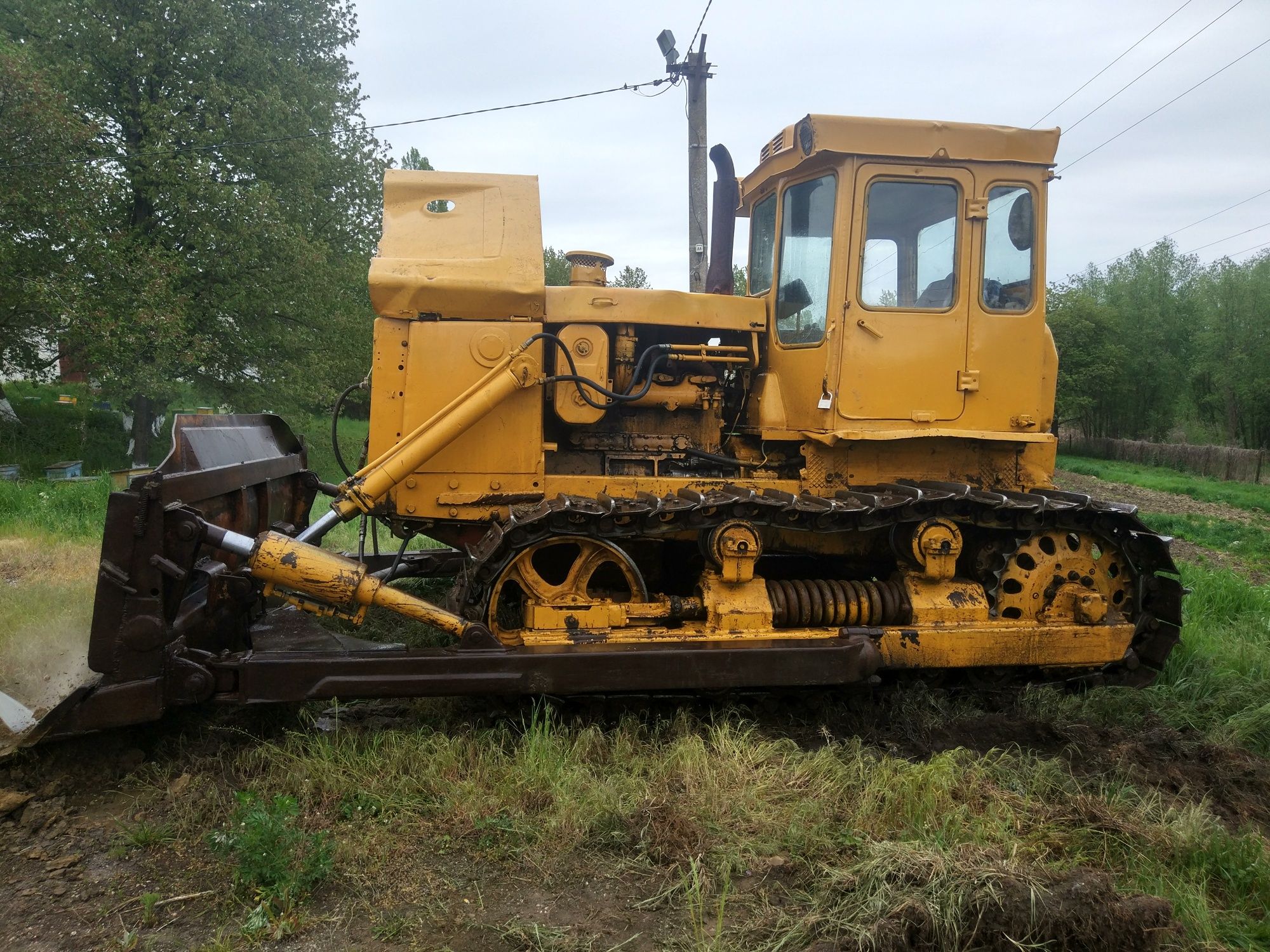 Продам бульдозер Т130 з прямим стартером