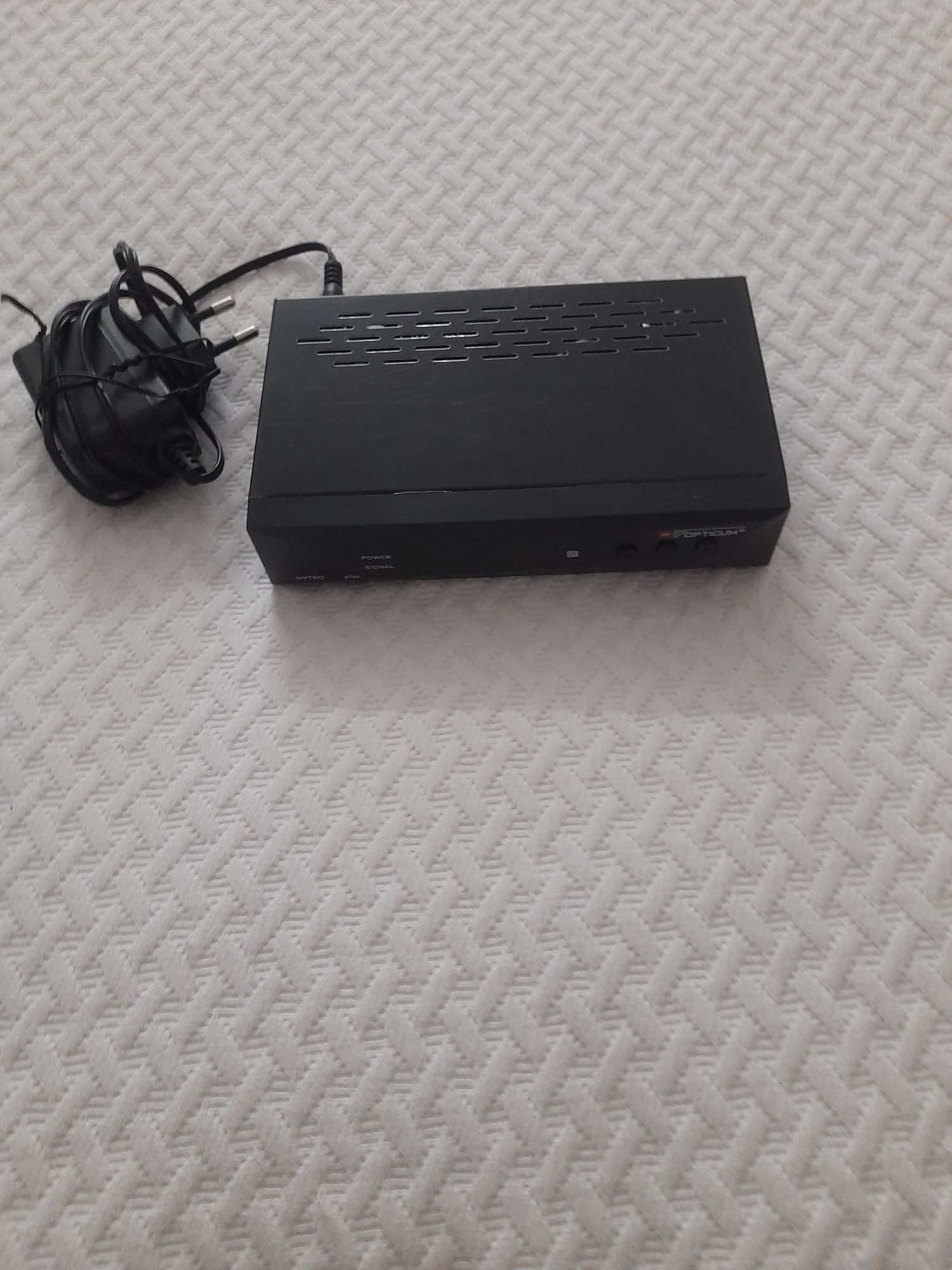 TDT Recetor Opticum Nytro Box Plus + comando
Novo