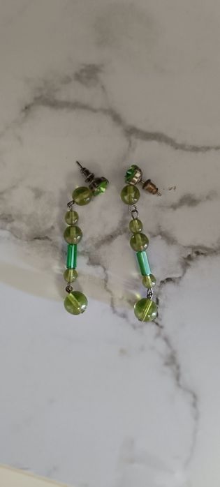 Brincos compridos verdes
Usados 
Em bom estado