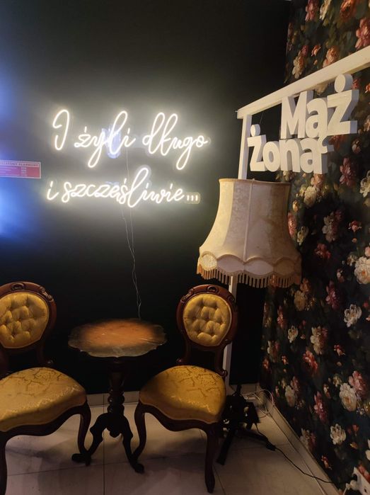 Neon napis Led na ściankę