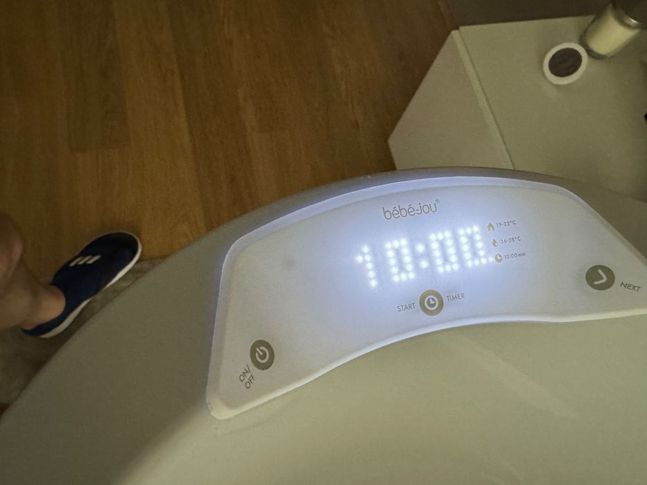 Bebe-jou Stojak i wanienka z czujnikiem temp wody, otoczenia i timerem