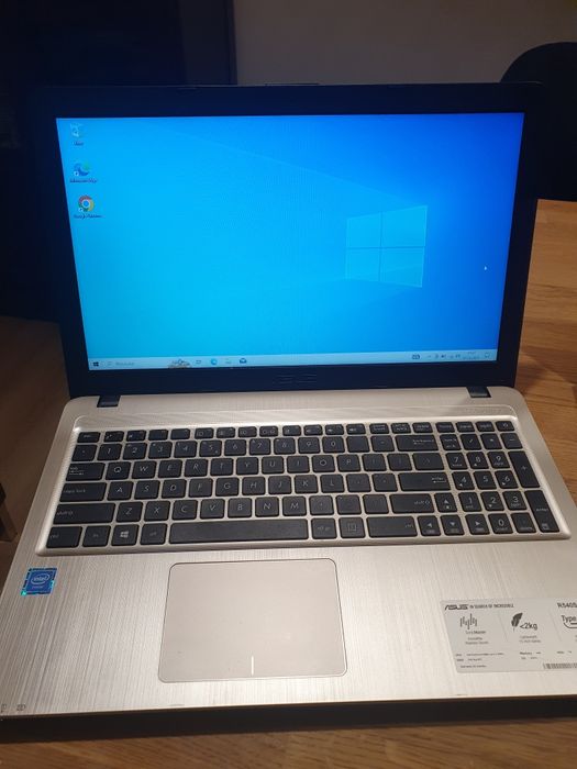 Laptop Asus R540S 15" idealny stan - Nowy dysk SSD 256GB