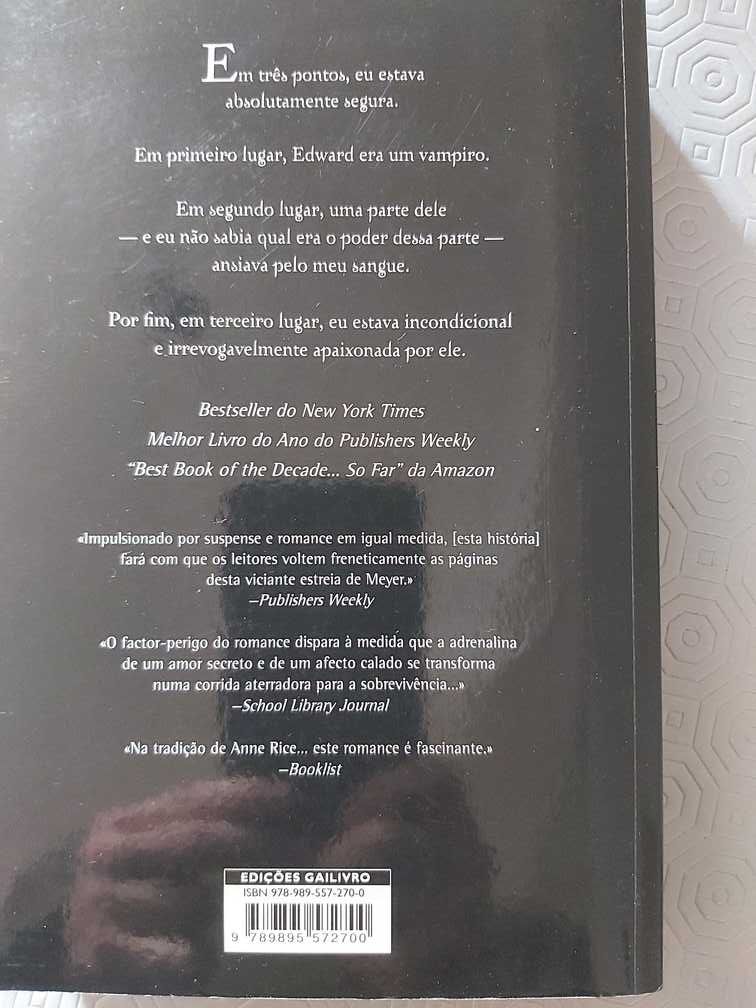 Crepúsculo - Luz e Escuridão de Stephenie Meyer