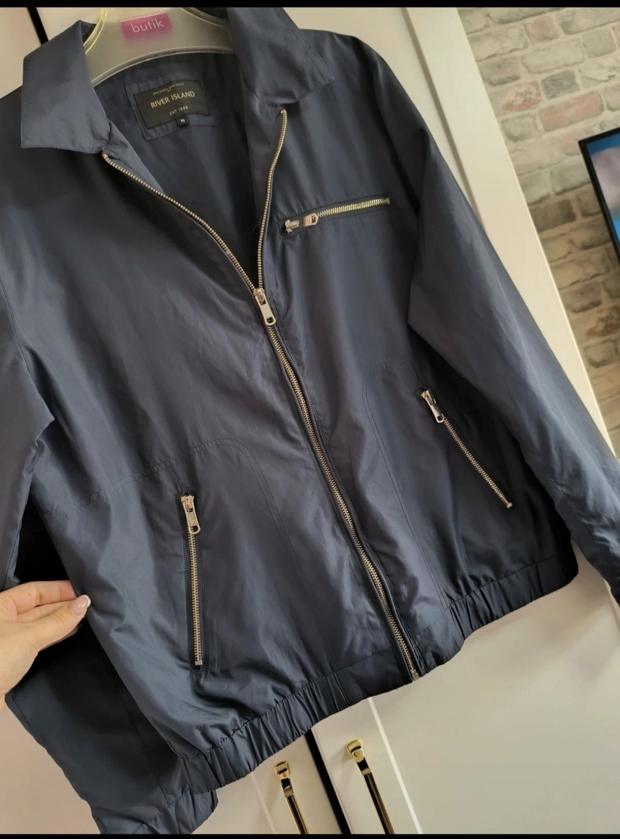 Stylowa granatowa kurtka męska bomberka River Island – rozmiar M (38)