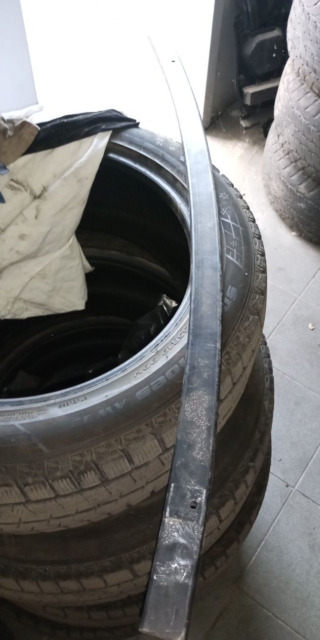 Підсилювач переднього бампера хундай кона