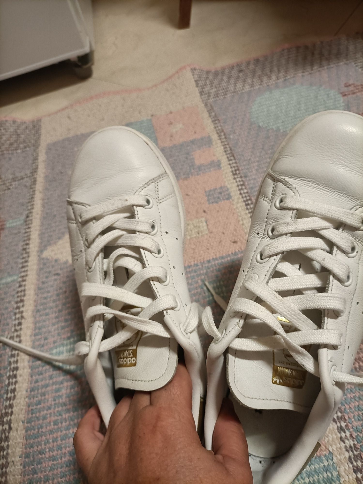 Tênis adidas Stan Smith, em ótimo estado, tamanho 37 e um terço.