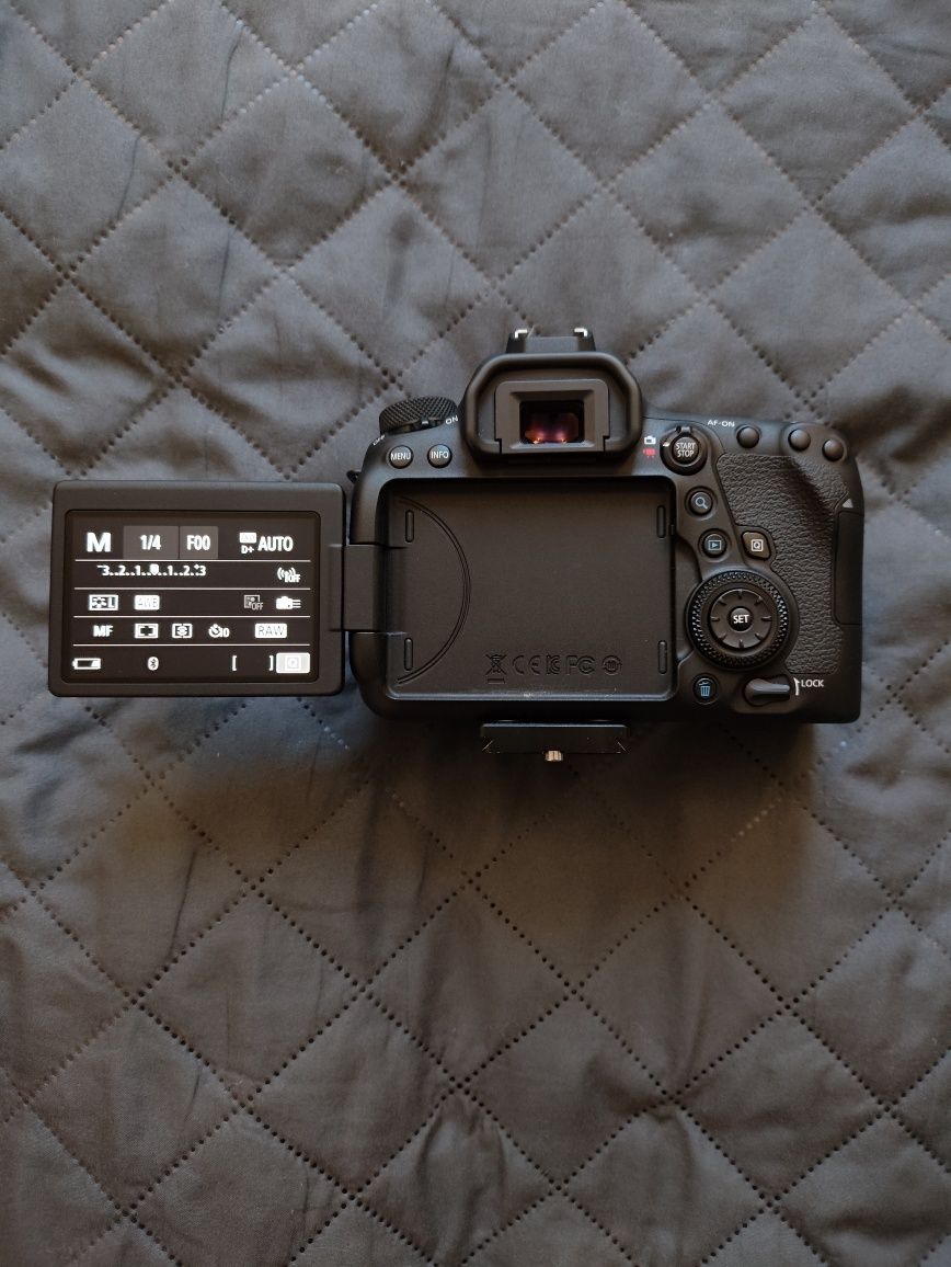 Canon eos 6d mark II (body)