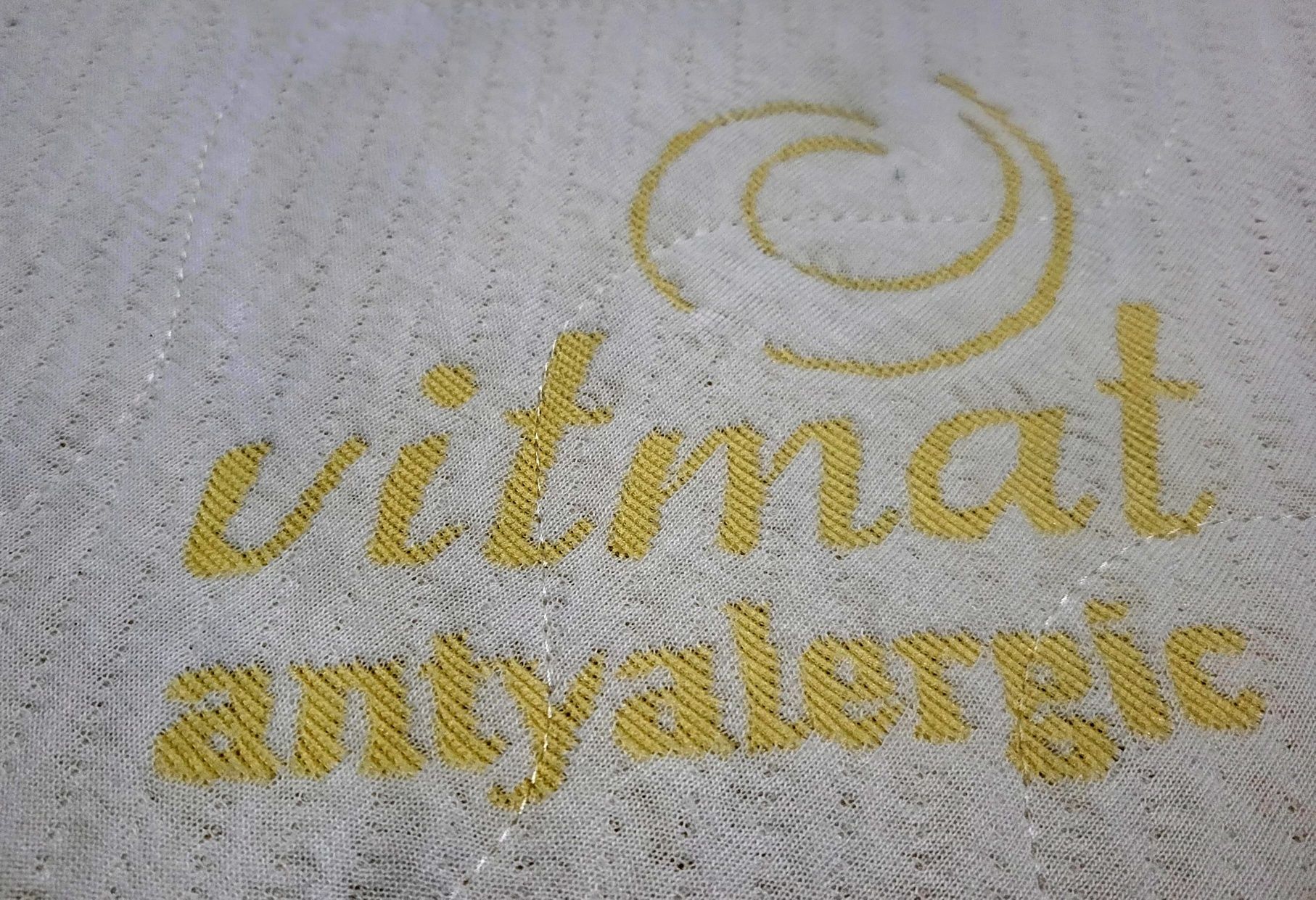 Materac lateksowy i ochraniacz