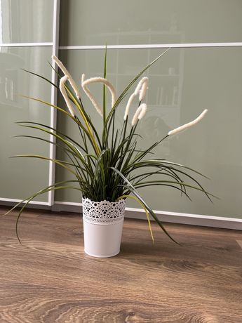 Vaso com planta artificial