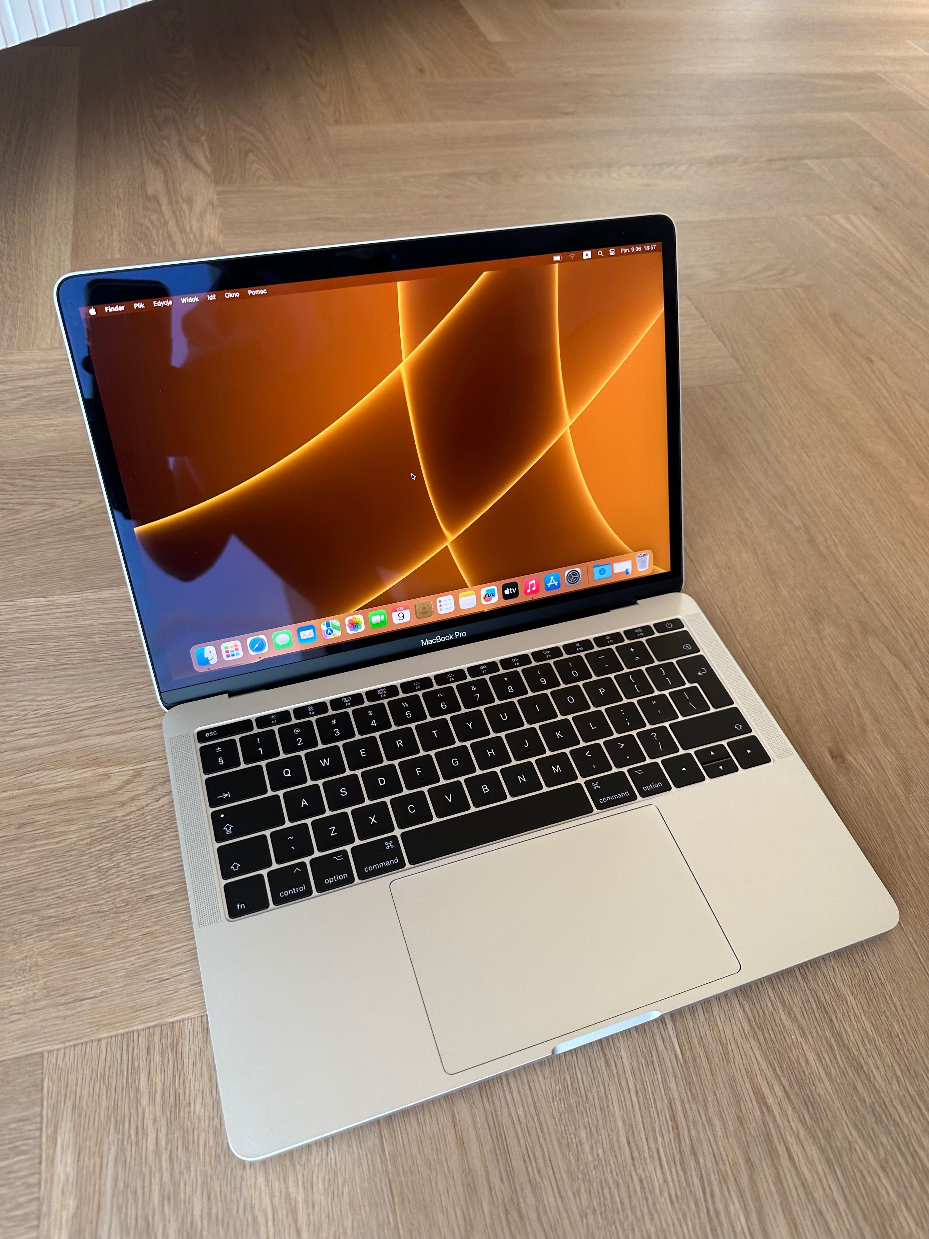 Idealny MacBook Pro 13” 8/256GB SILVER w idealnym stanie!