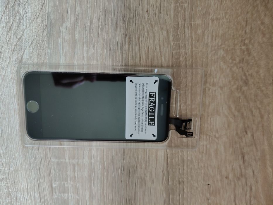Zestaw do wymieniana ekranu dla telefonu iPhone 6s Plus.