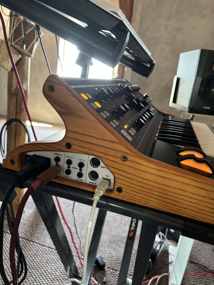 Аналоговий синтезатор Moog Subsequent 25