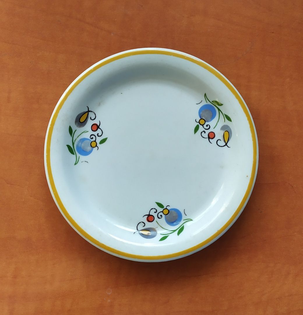 mały porcelanowy talerzyk wzór kaszubski średnica 14,5cm vintage