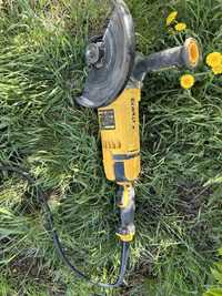 Болгарка (угловая шлифмашина) DeWalt DWE4579