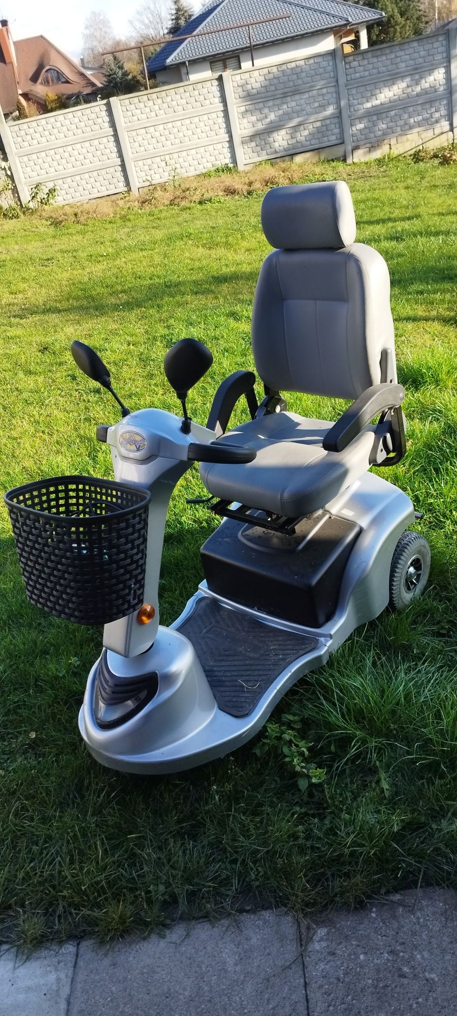 Wózek inwalidzki elektryczny skuter