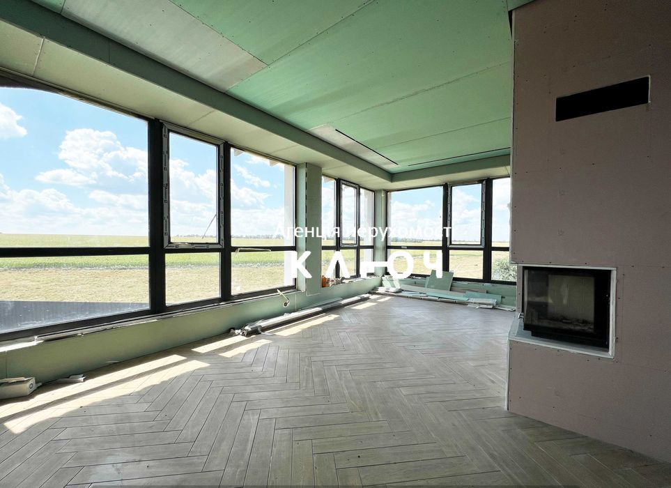 Продам сучасний будинок в мальовничому місці.