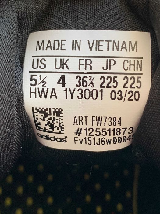 Продам женские кроссовки Adidas Courtpoint Base