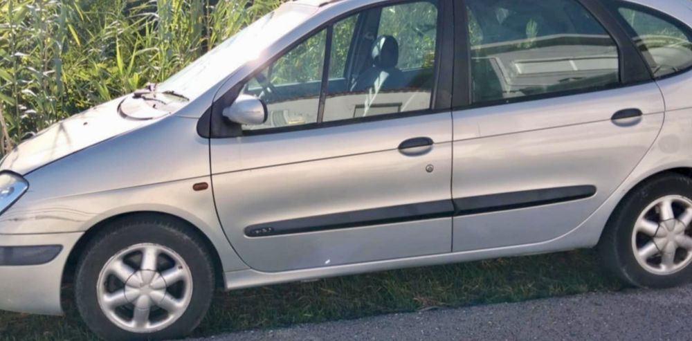 Renault Scenic gasolina e a GPL