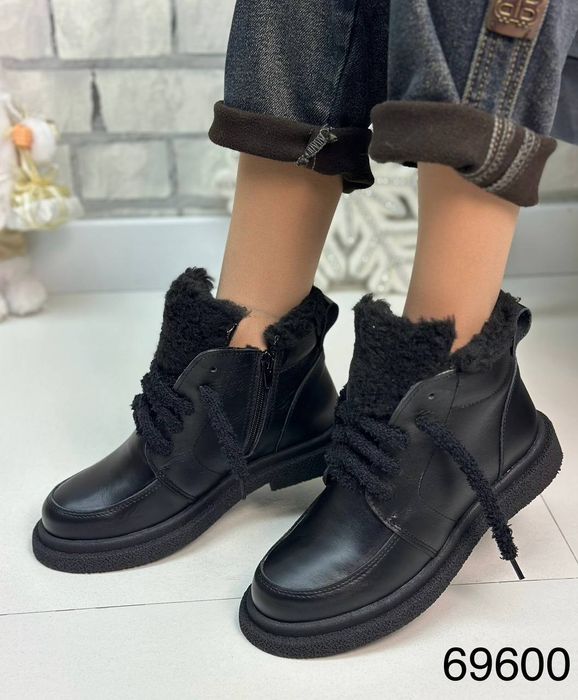 Жіночі шкіряні зимові черевики в кольорах