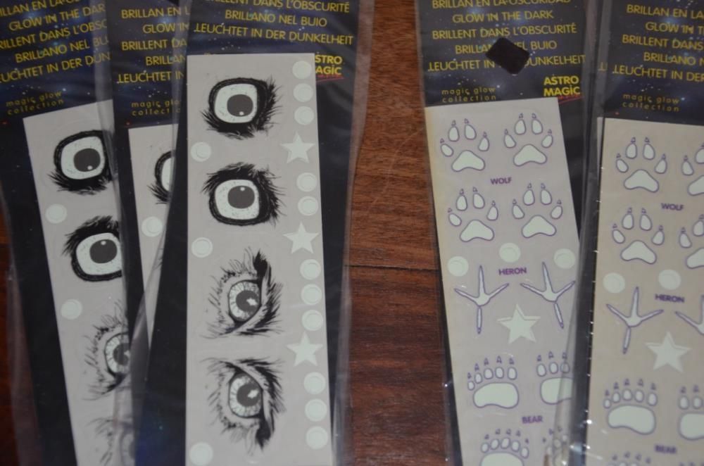 Stickers Fosforescentes (brilham no escuro)-Borboletas+Pegadas+Olhos