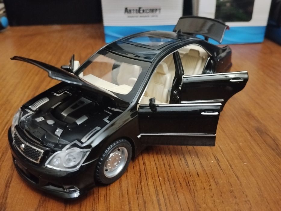 Модель Toyota crown 1:32 Автоексперт металл свет звук инерция Тойота К