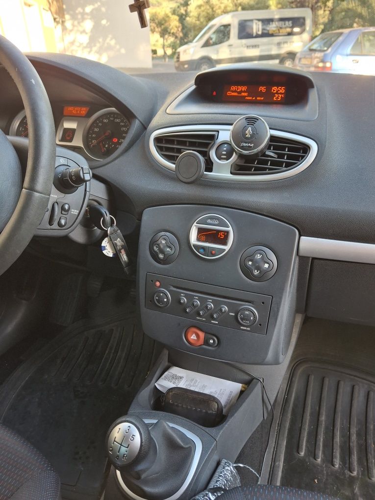 Renault clio 1.2 Dynamic S Tce 
2008/03
183.500km 
Sensor chuva
Faróis