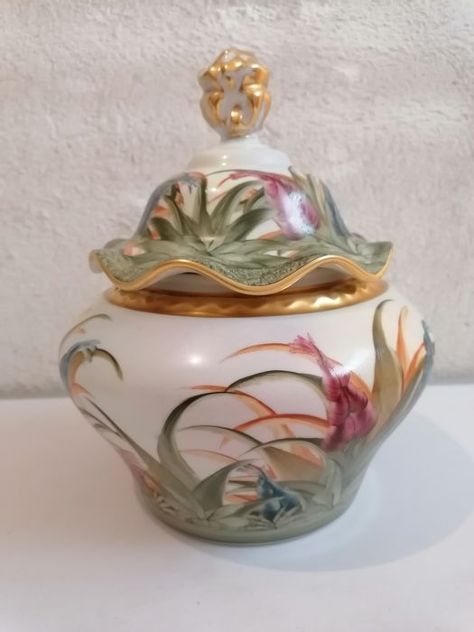 Terrina em porcelana