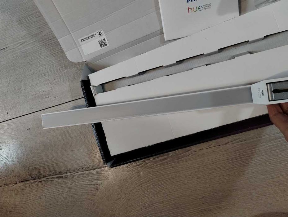 Kinkiet Lampa ścienna  Philips Hue biały zintegrowane źródło LED 12,2W