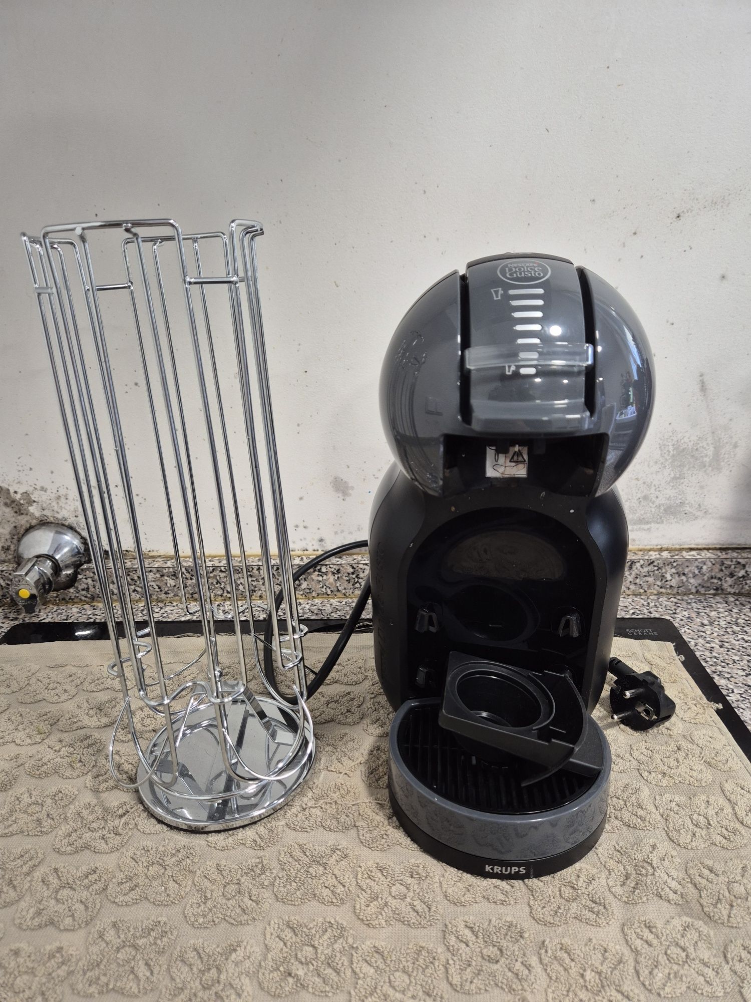 Máquina de Café Dolce Gusto + Suporte de cápsulas