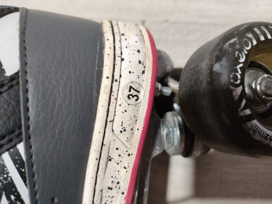 Patins de senhora com equipamentos