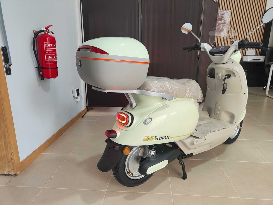 SCOOTER ELÉTRICA SEM CARTA XEC SIMON 24 e 24