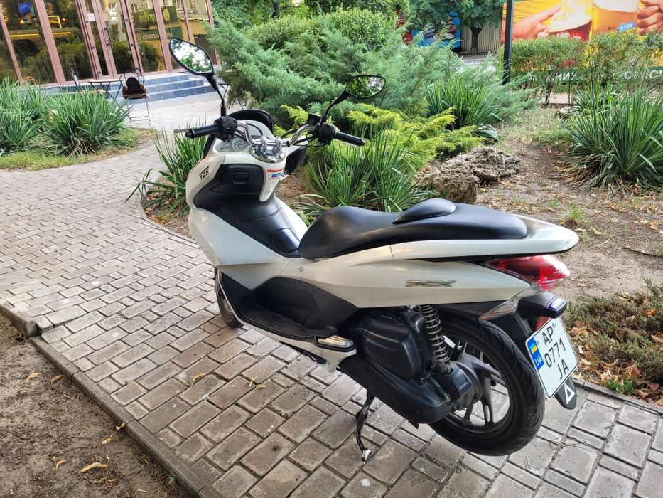 Продам скутер Honda pcx 125