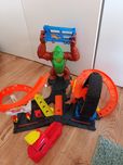 Hot wheels atak goryla