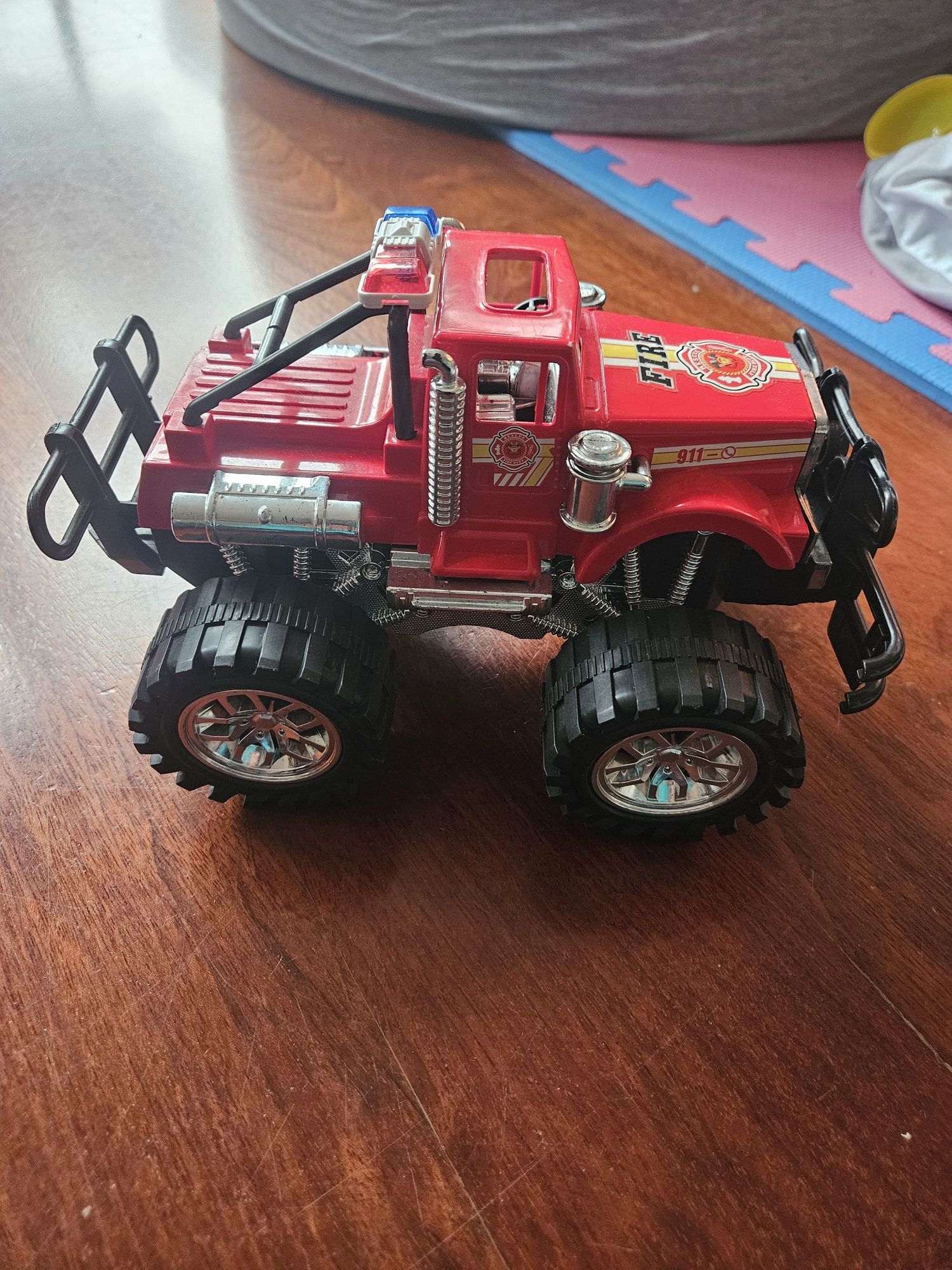 Carro Bombeiros médio