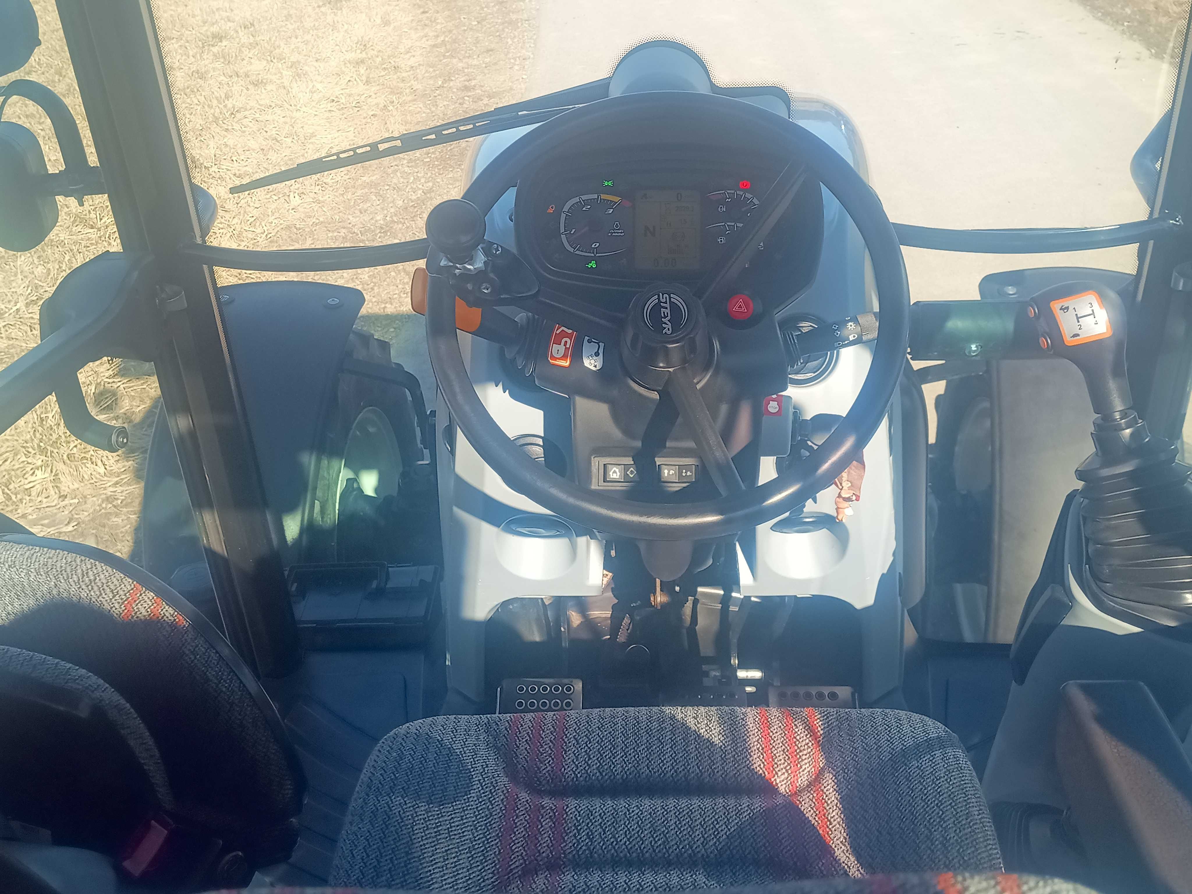 STEYR KOMPAKT 4085  Salon Polska.  Case farmall, new holland T5