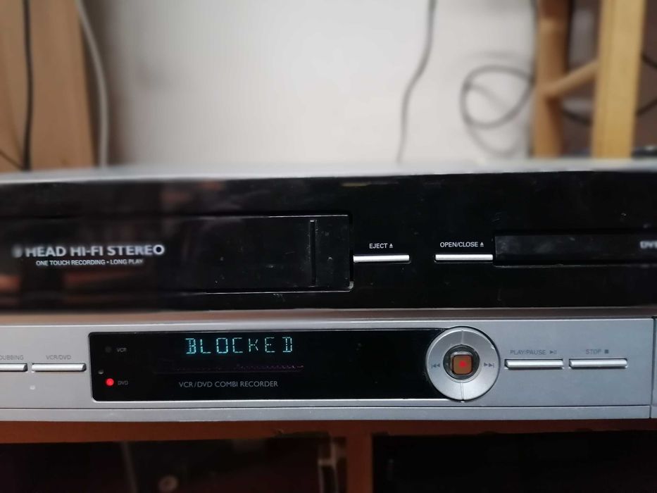 Magnetowid /Nagrywarka VHS Philips DVDR3510V hi-fi stereo