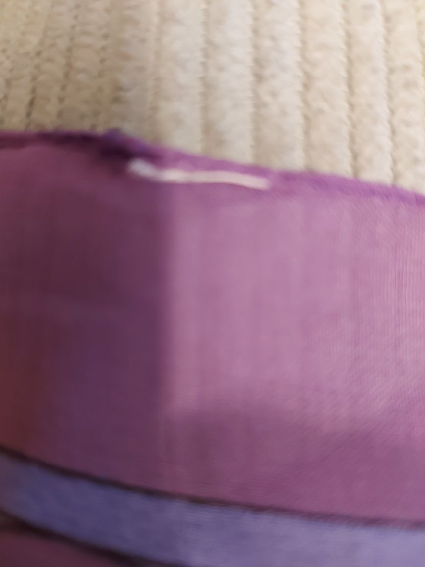 Echarpe com vários tons de Roxo e Lilás.