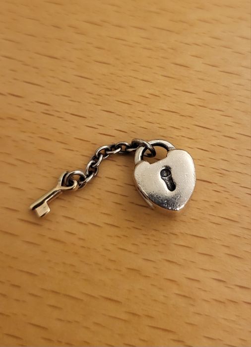 PANDORA - Pulseira e Contas
